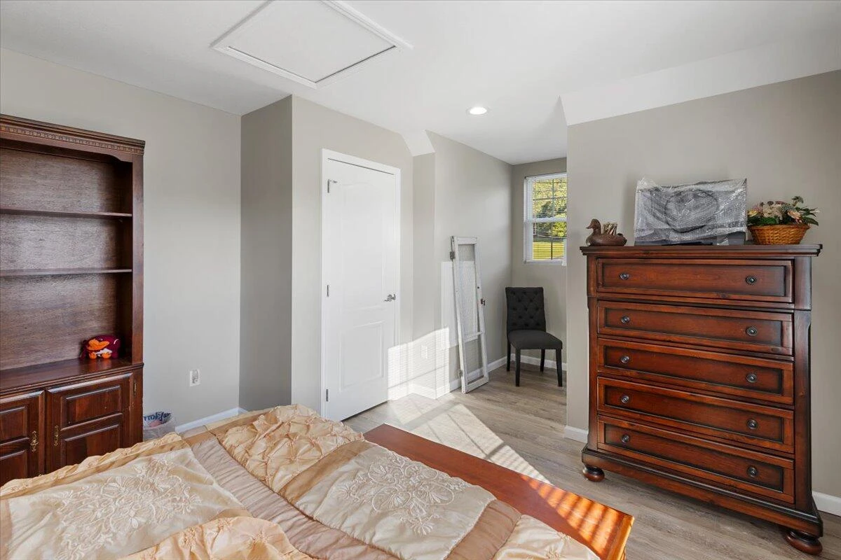 607 Rock RD W - Photo 5