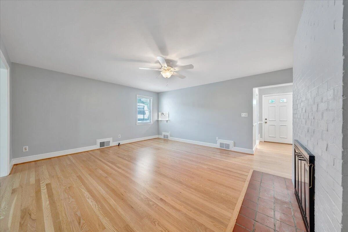 1817 Woodlawn AVE - Photo 13
