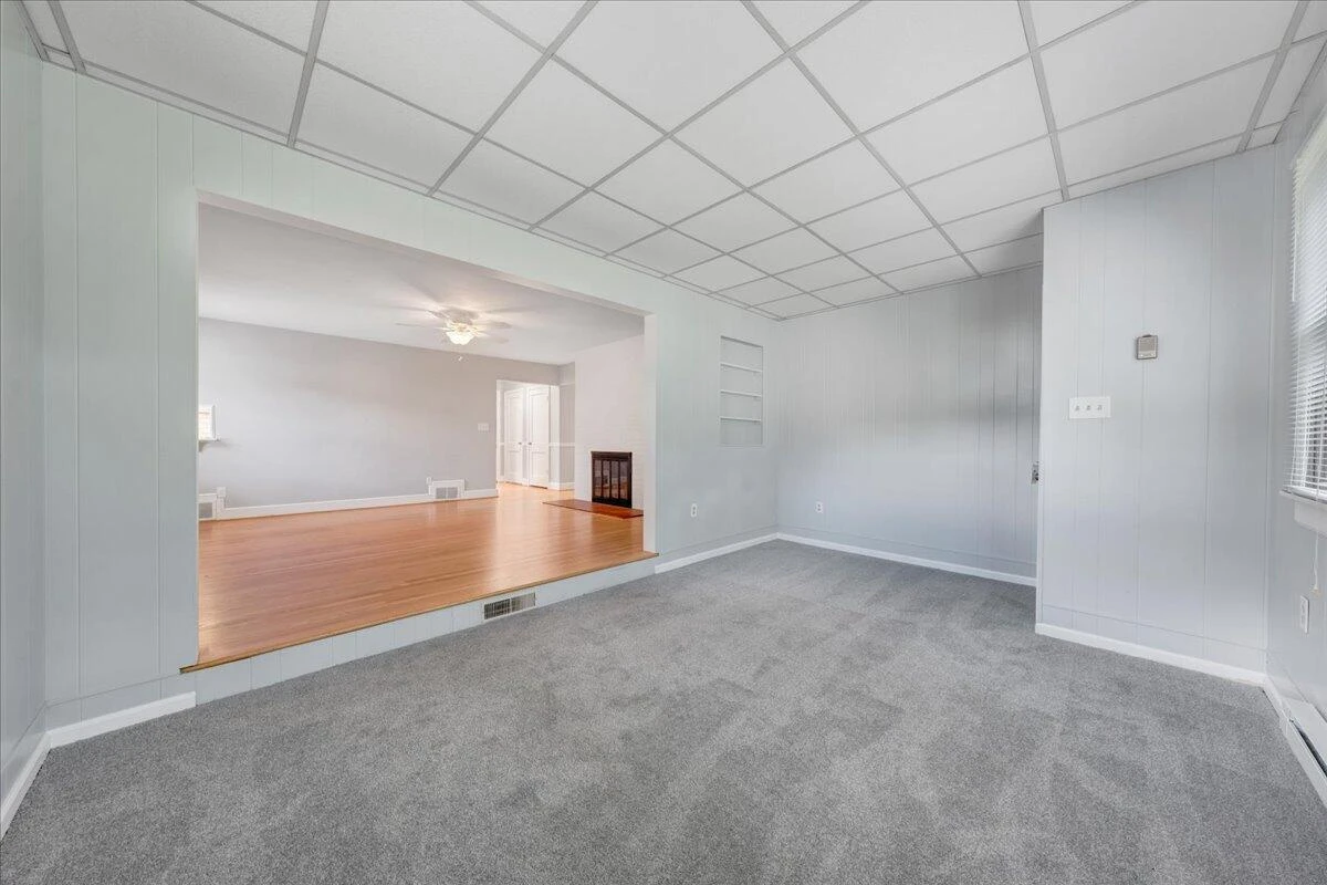 1817 Woodlawn AVE - Photo 16