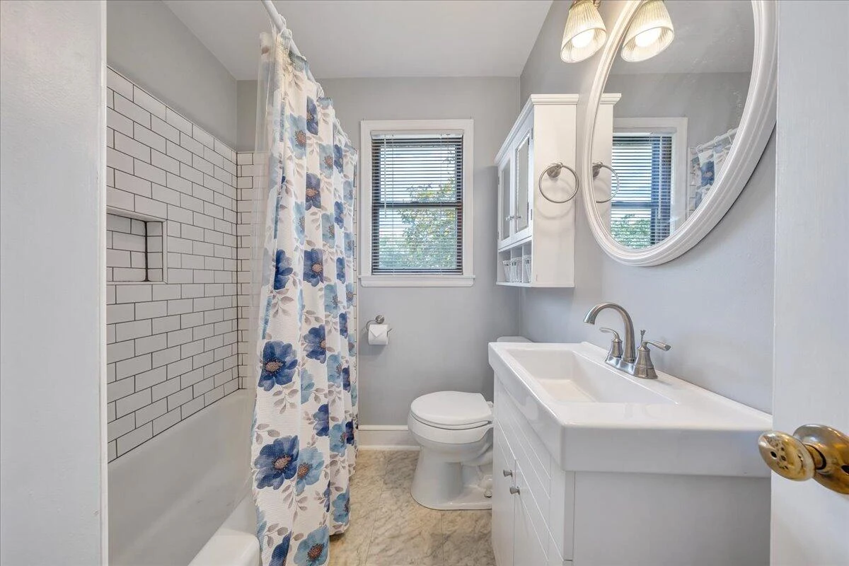 1817 Woodlawn AVE - Photo 18