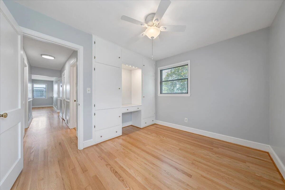 1817 Woodlawn AVE - Photo 19