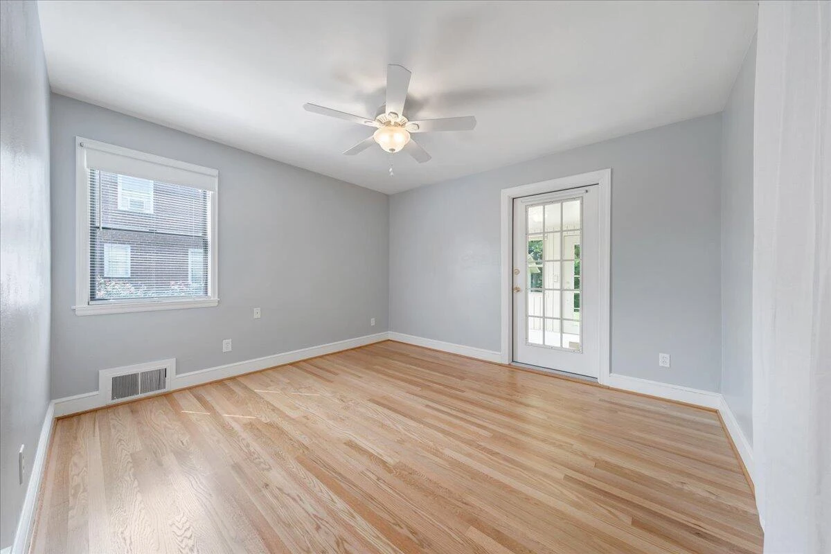 1817 Woodlawn AVE - Photo 21