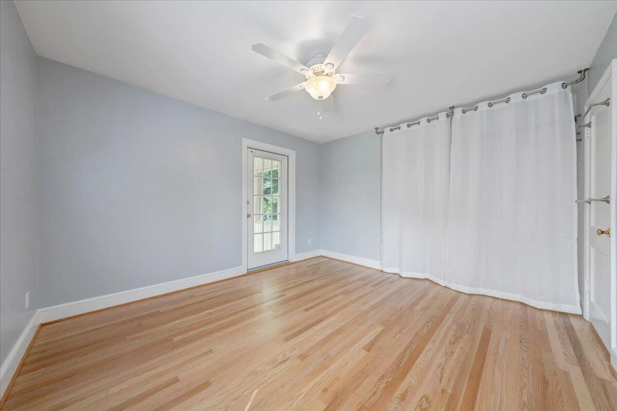 1817 Woodlawn AVE - Photo 22