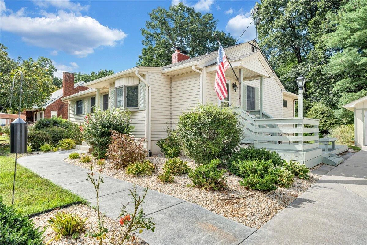 1817 Woodlawn AVE - Photo 40