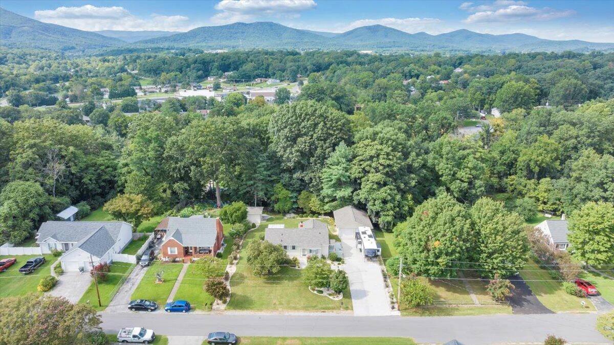 1817 Woodlawn AVE - Photo 42