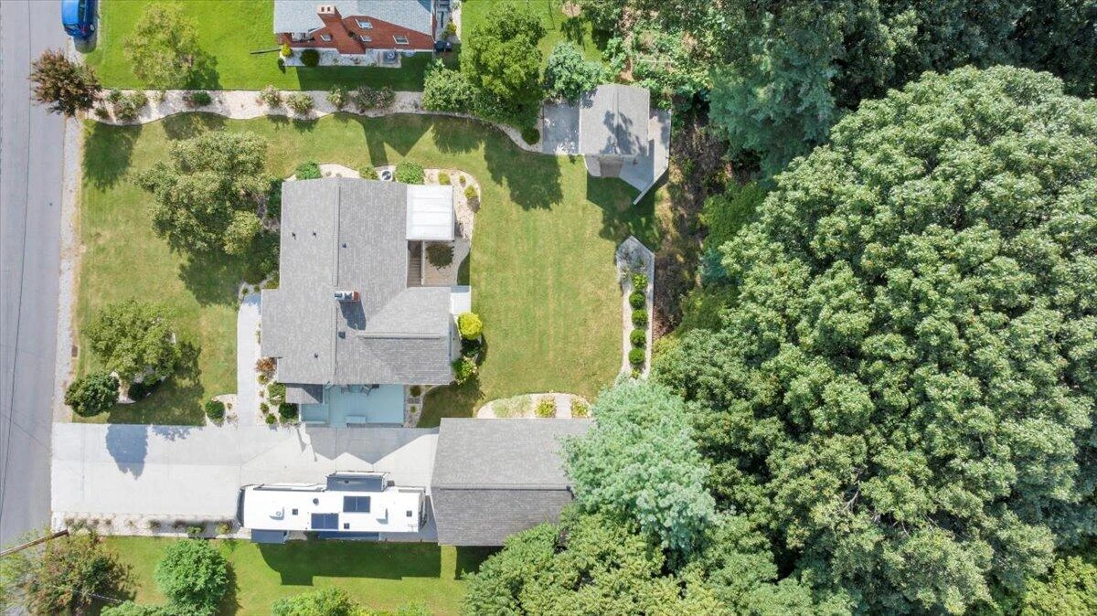 1817 Woodlawn AVE - Photo 43