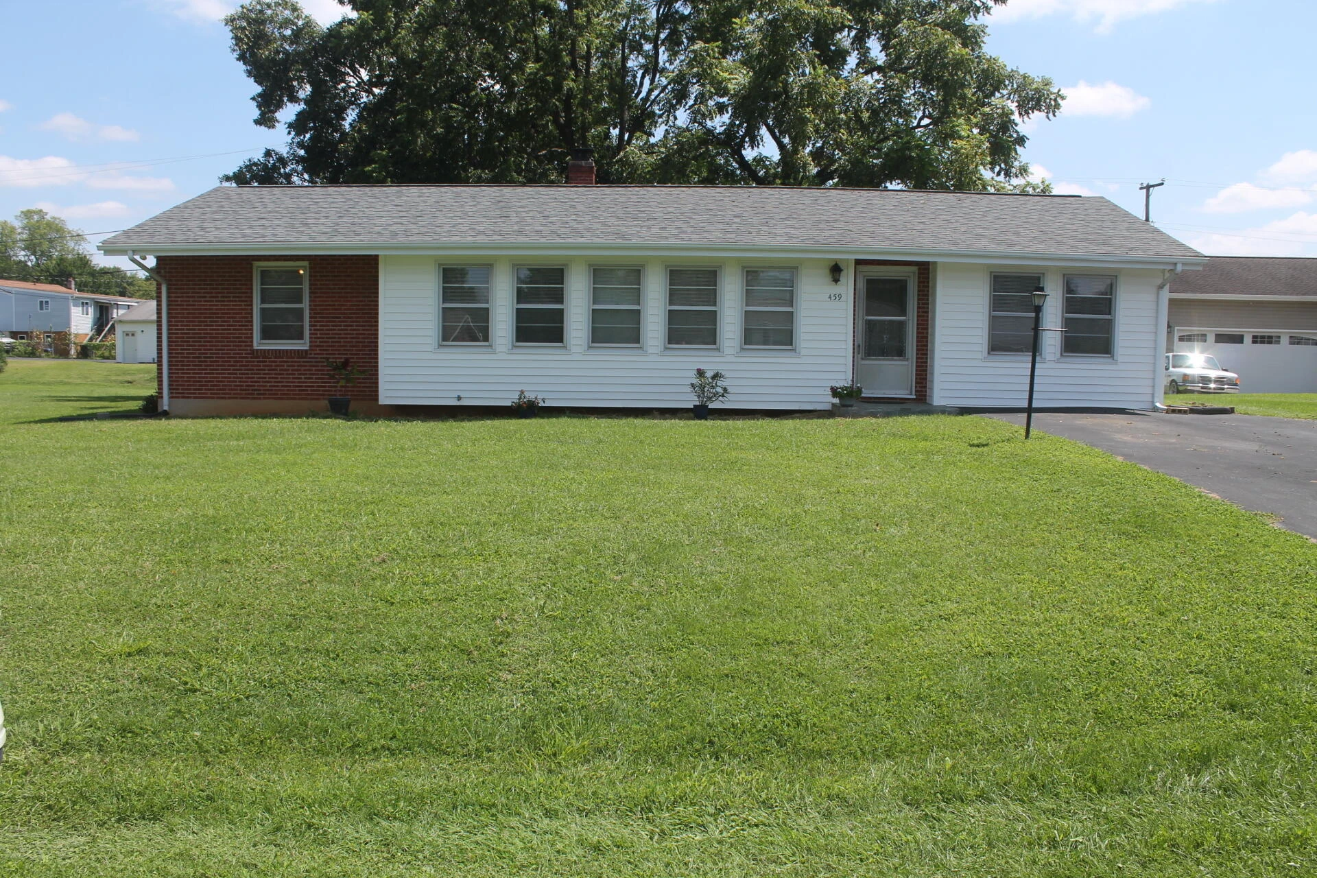 459 Elden AVE
