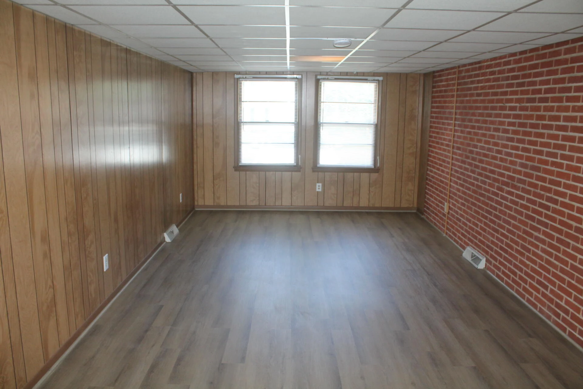 459 Elden AVE - Photo 17