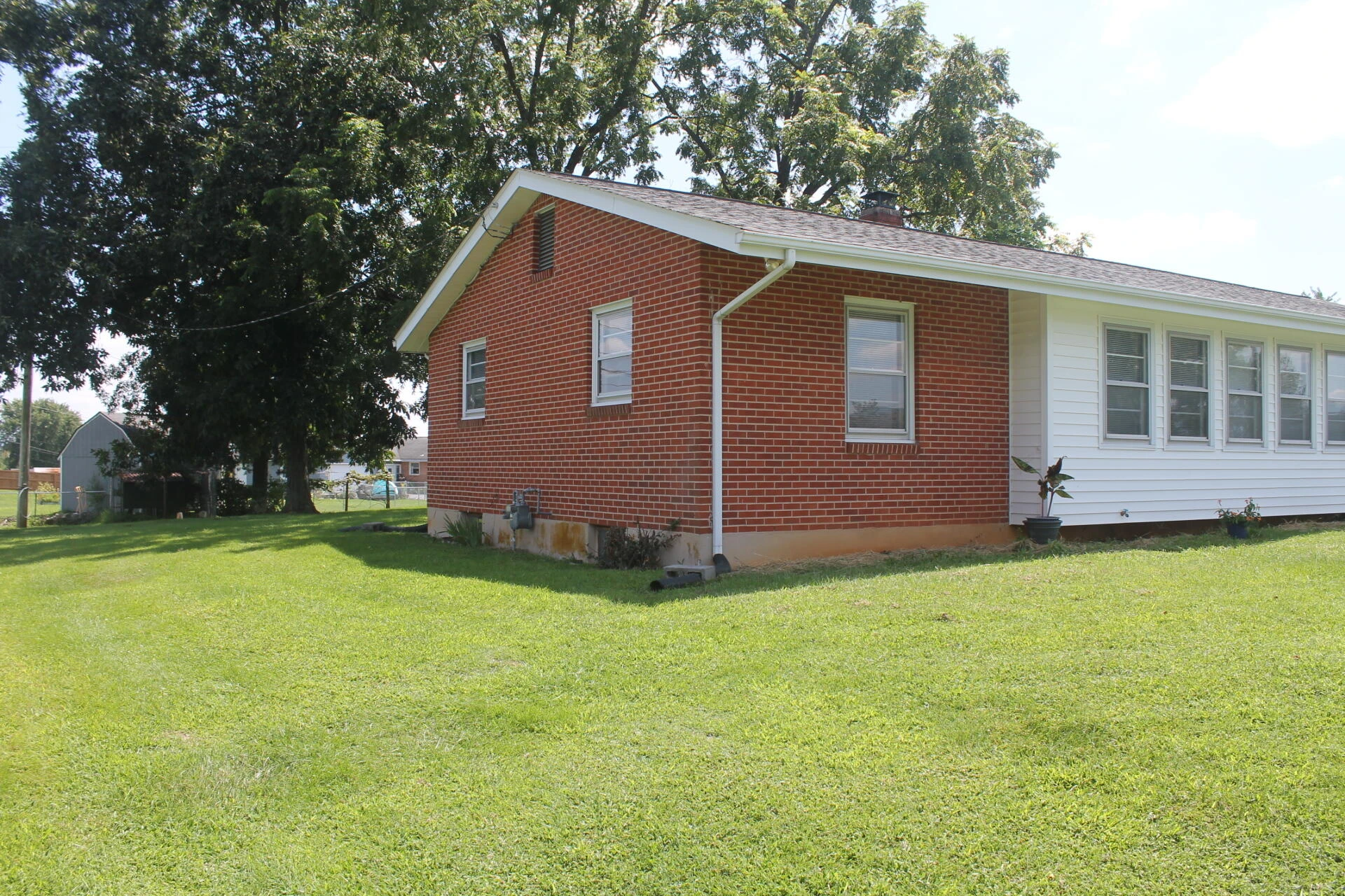 459 Elden AVE - Photo 3