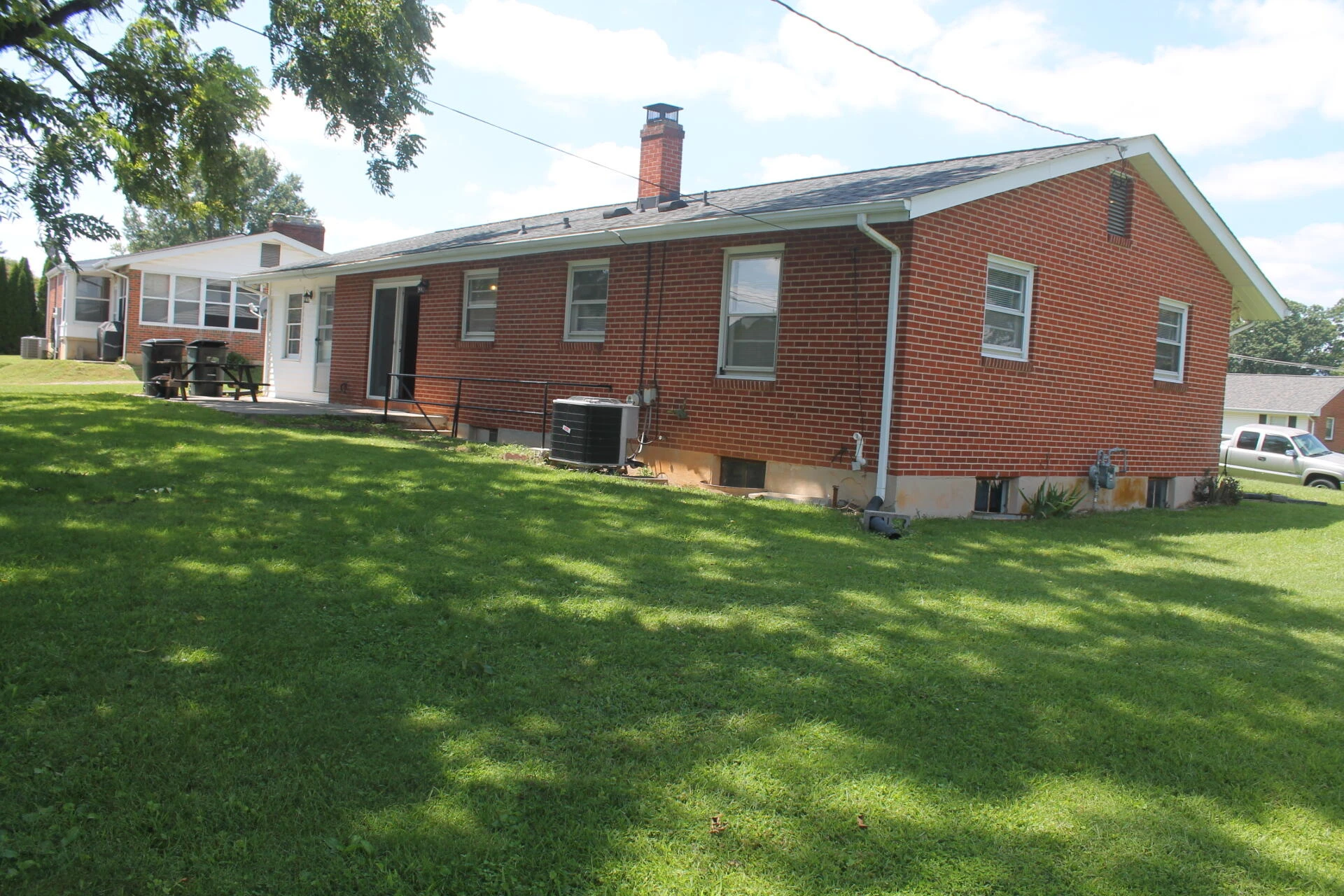 459 Elden AVE - Photo 8