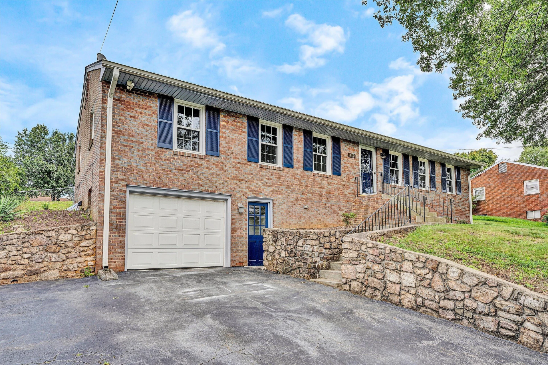 110 Barbara LN