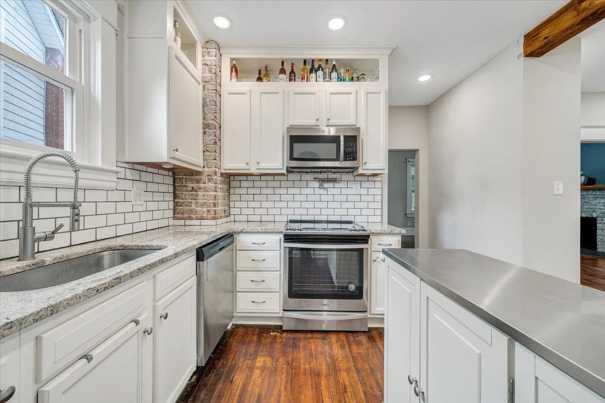 1414 Kenwood BLVD SE - Photo 13