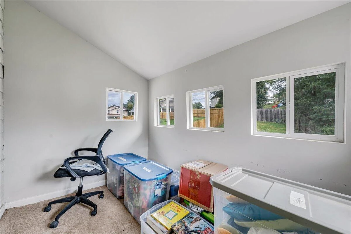 1414 Kenwood BLVD SE - Photo 20