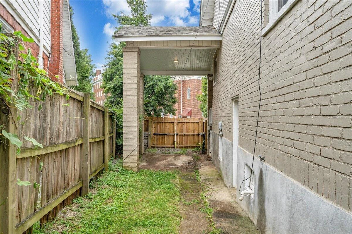 1414 Kenwood BLVD SE - Photo 39