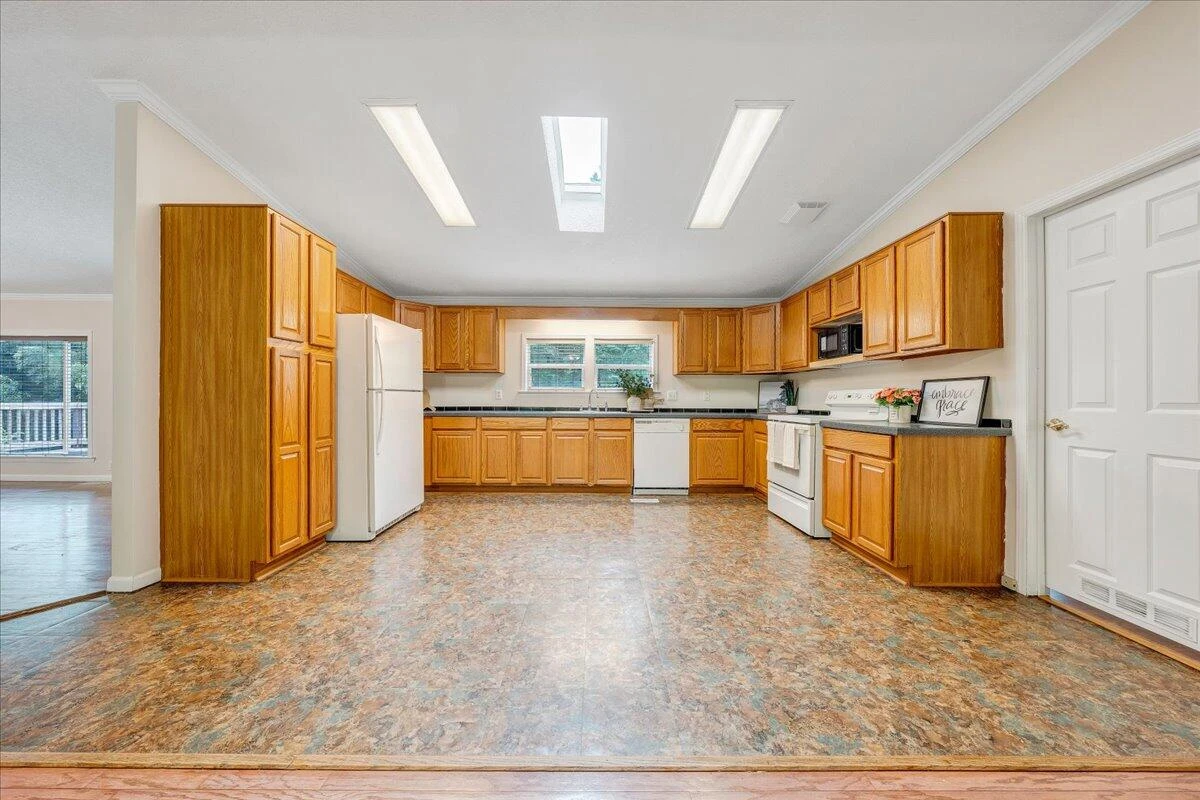 6733 Bradshaw RD - Photo 11