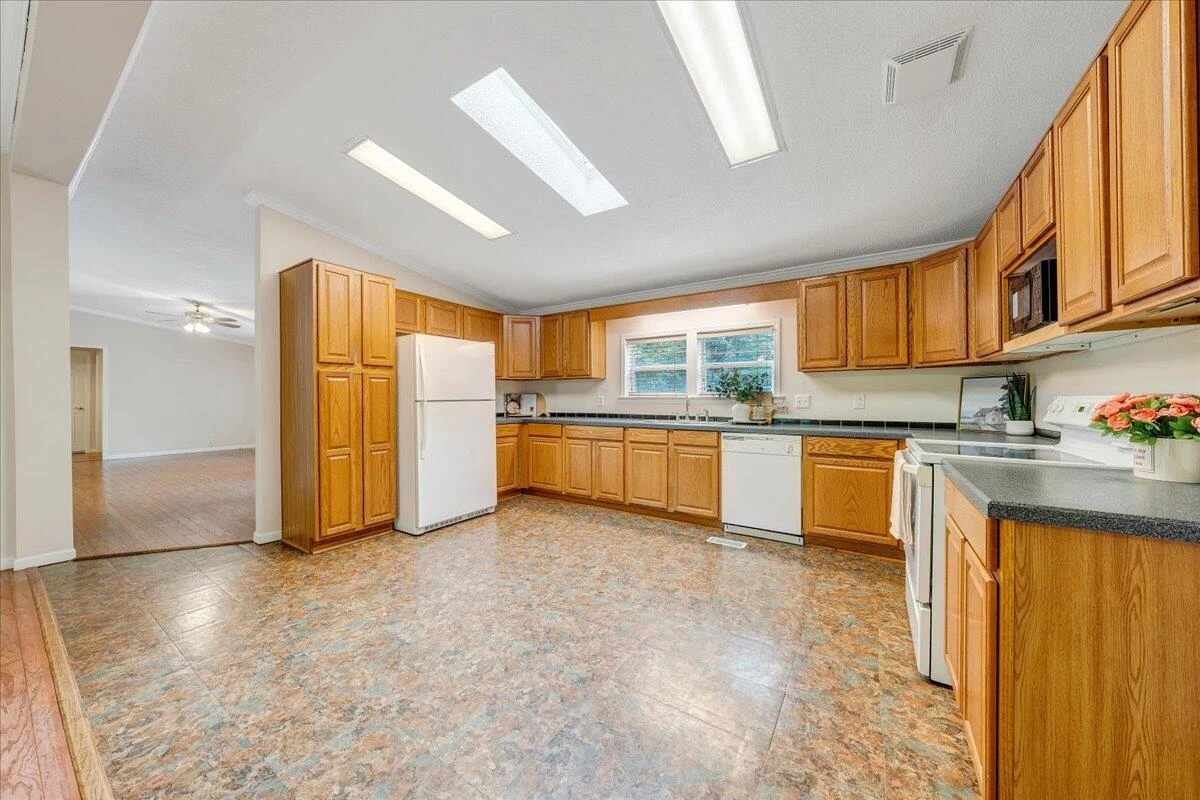 6733 Bradshaw RD - Photo 17