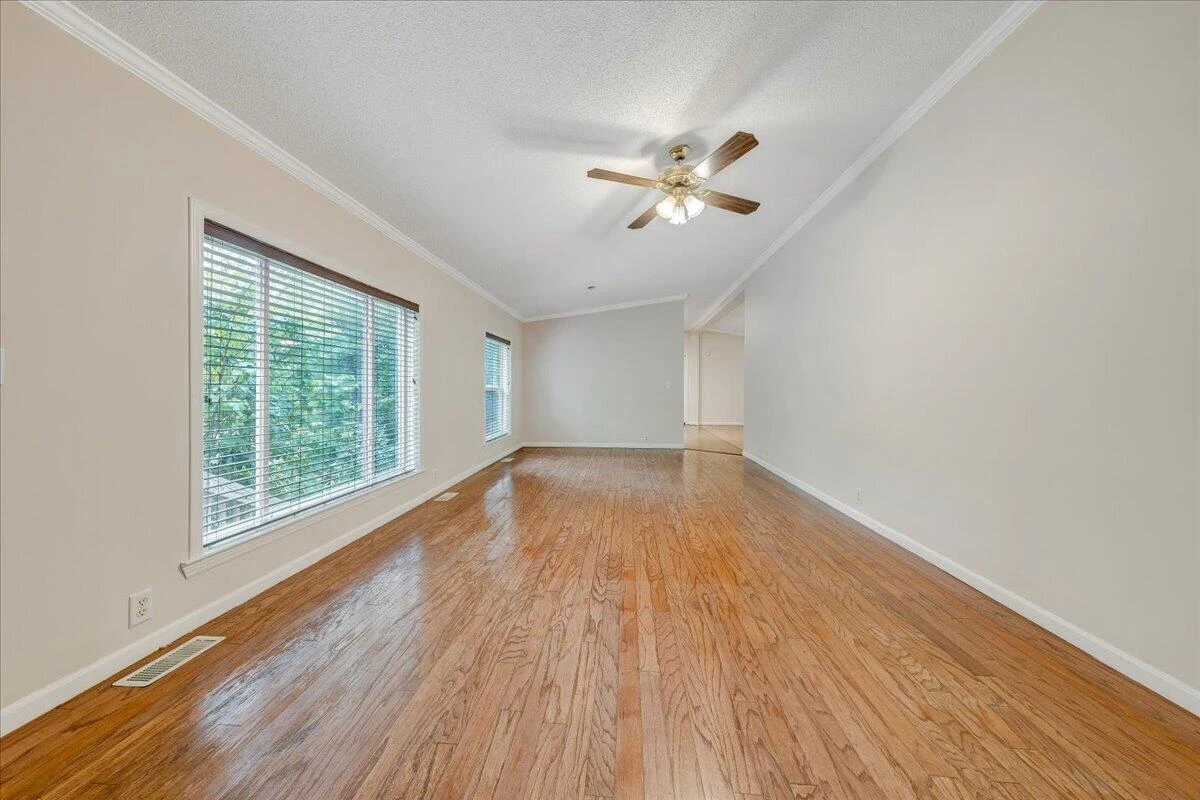 6733 Bradshaw RD - Photo 8