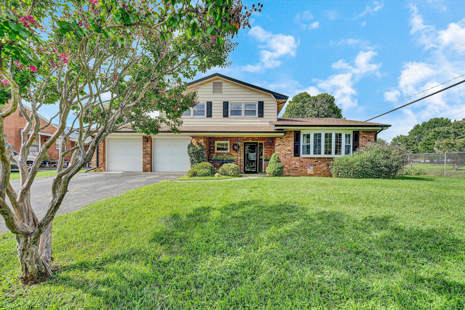 1403 Azalea ST