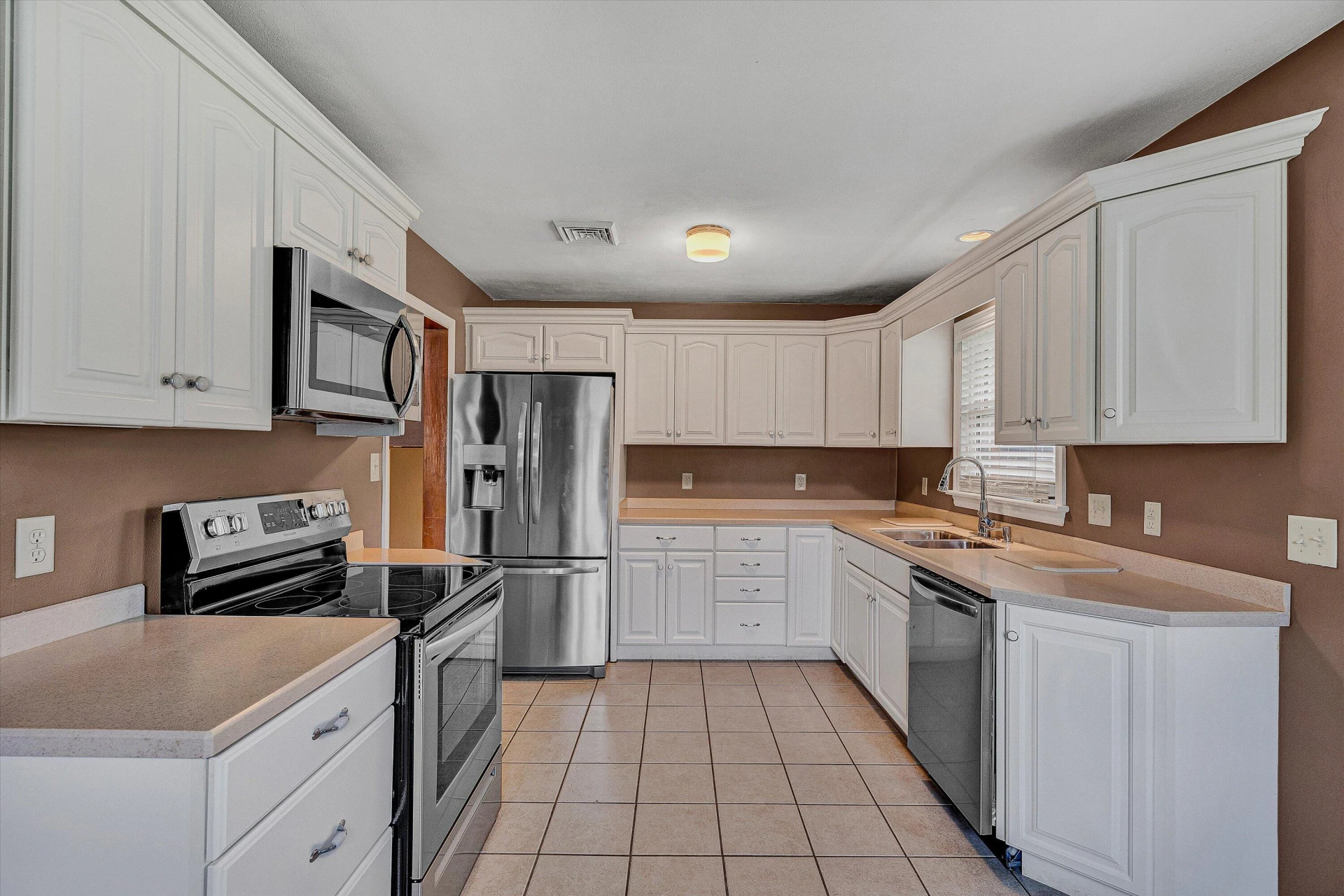 1403 Azalea ST - Photo 15