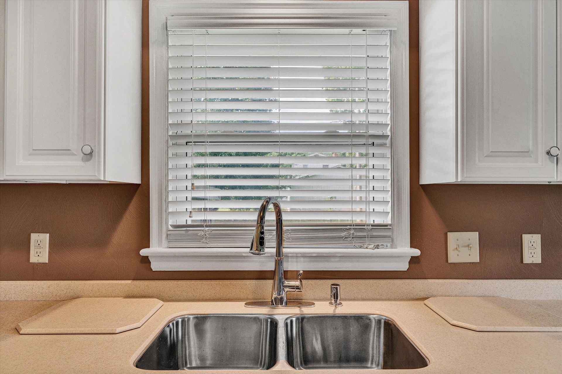 1403 Azalea ST - Photo 17