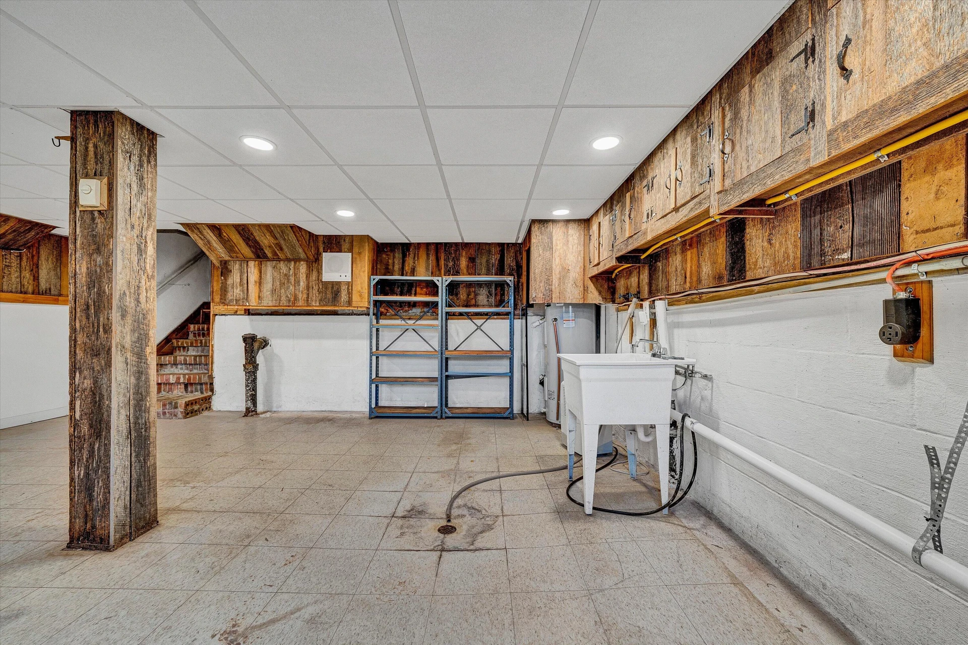1403 Azalea ST - Photo 32