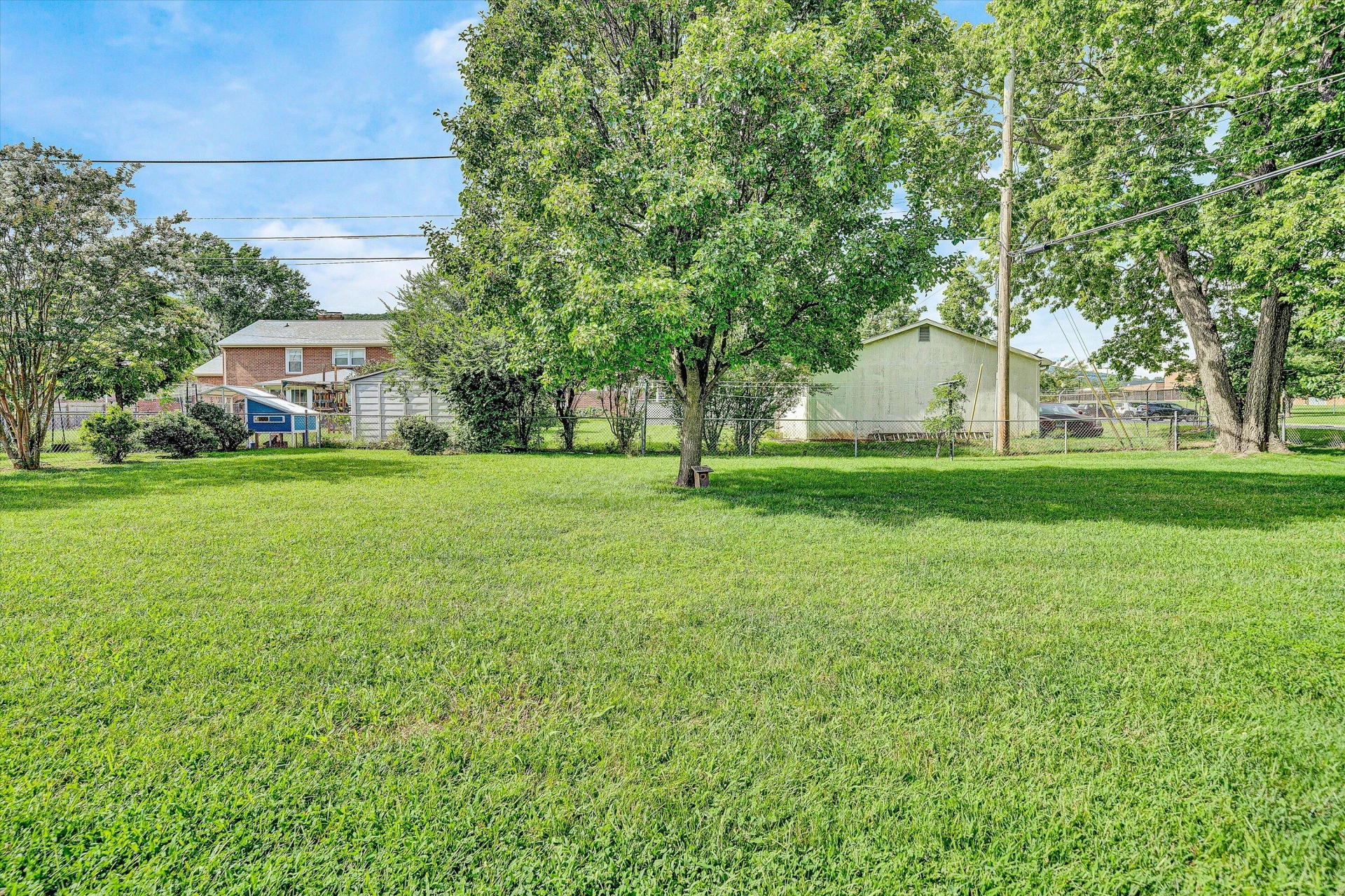 1403 Azalea ST - Photo 35