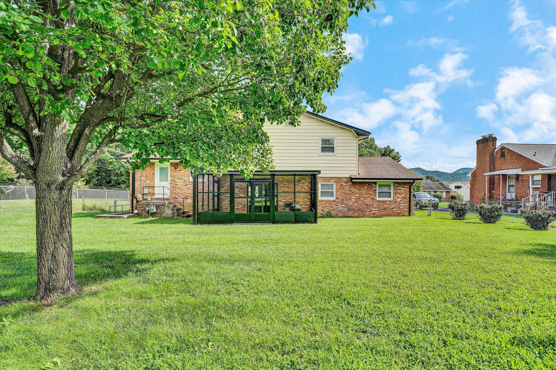1403 Azalea ST - Photo 37