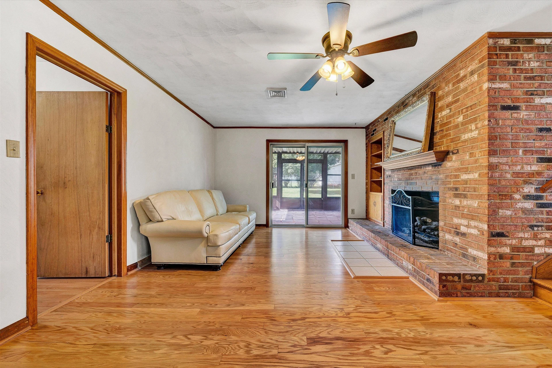 1403 Azalea ST - Photo 7