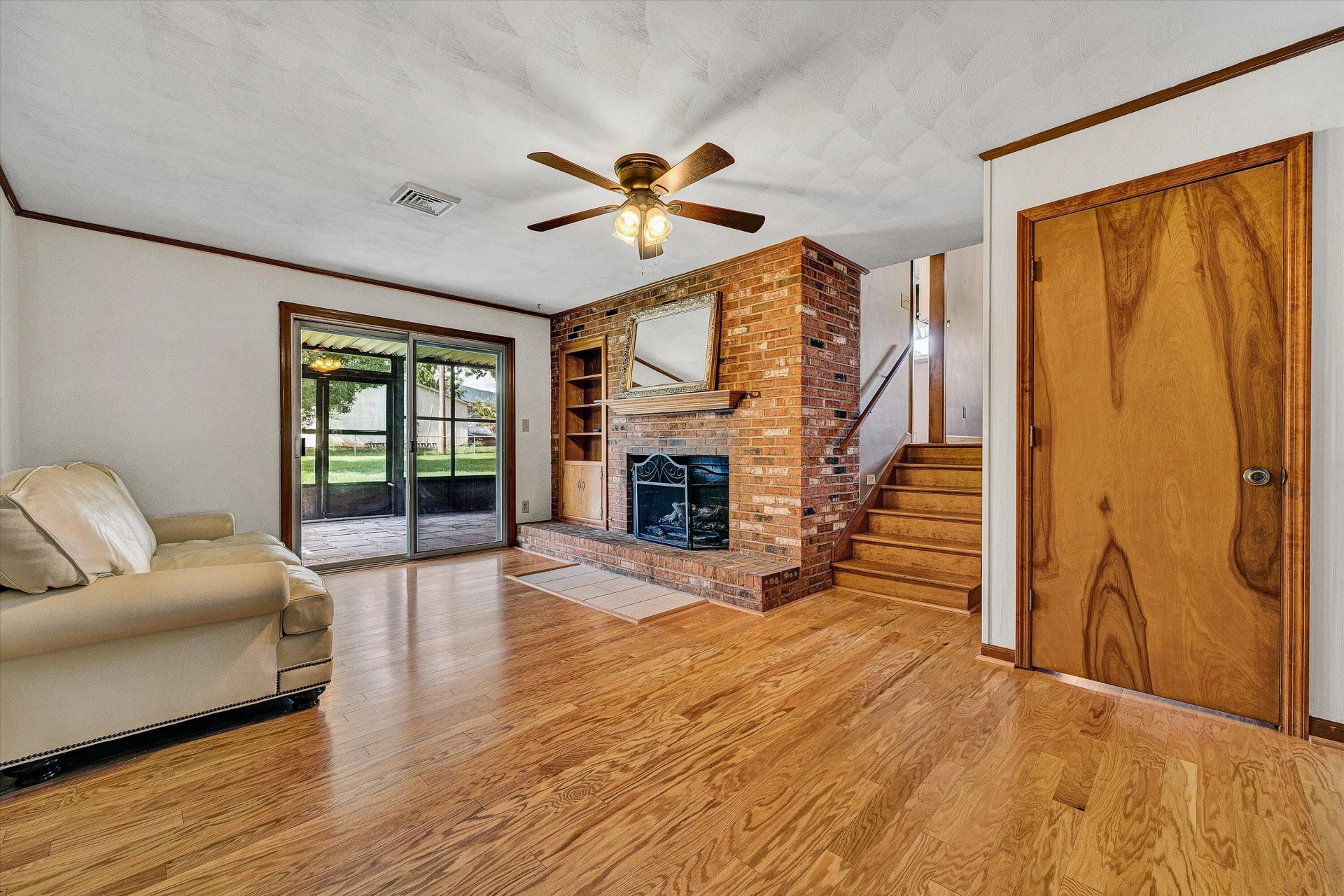 1403 Azalea ST - Photo 8