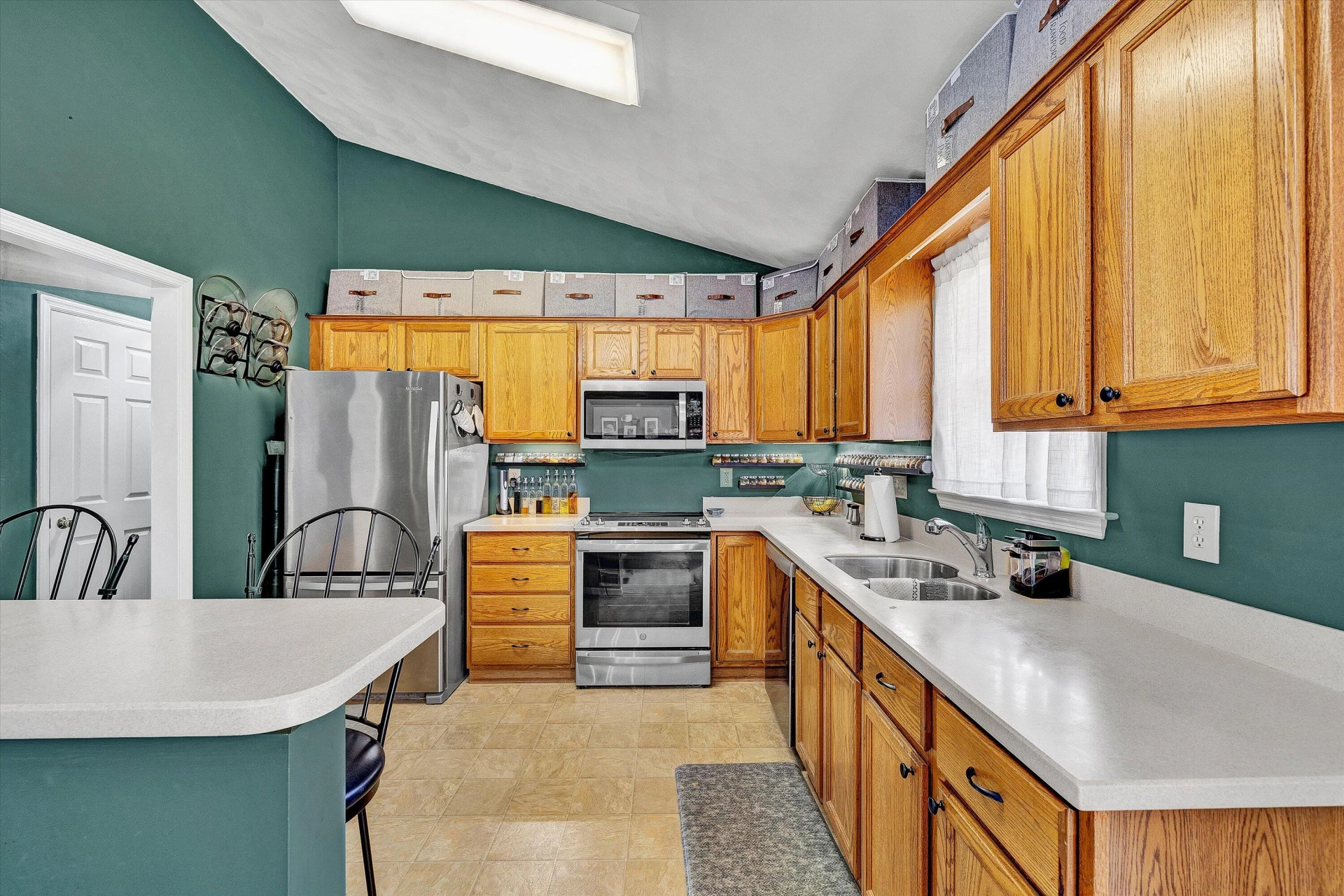 916 Slusser LN - Photo 10