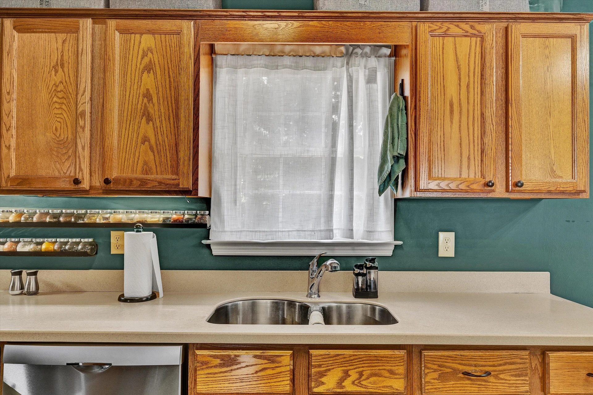 916 Slusser LN - Photo 11