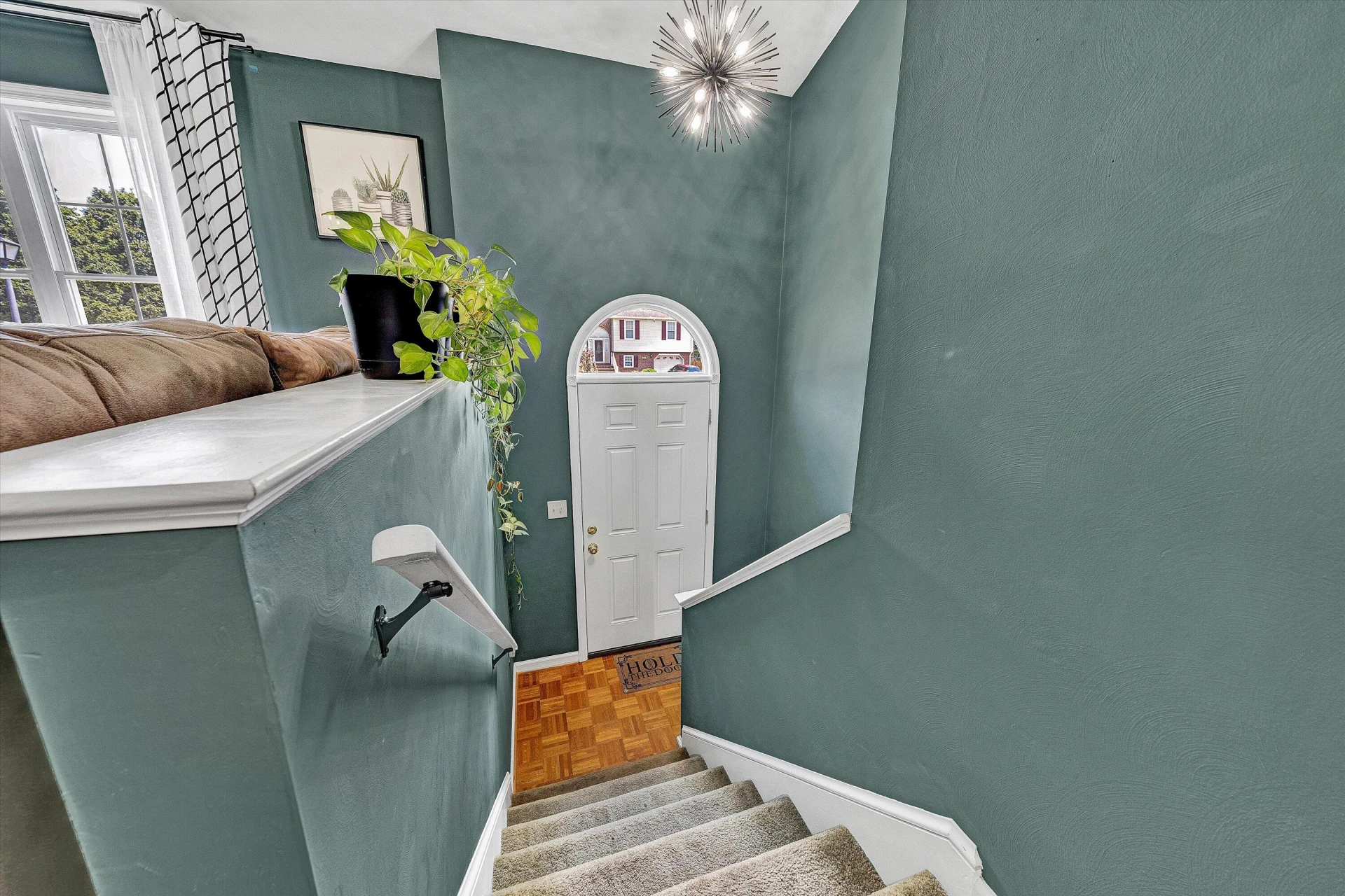 916 Slusser LN - Photo 5