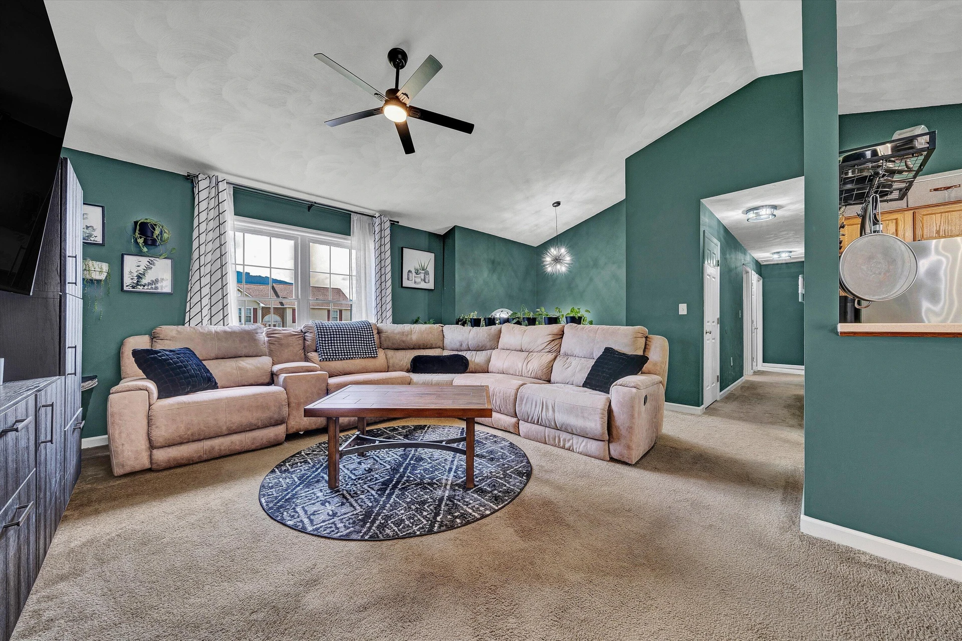 916 Slusser LN - Photo 7