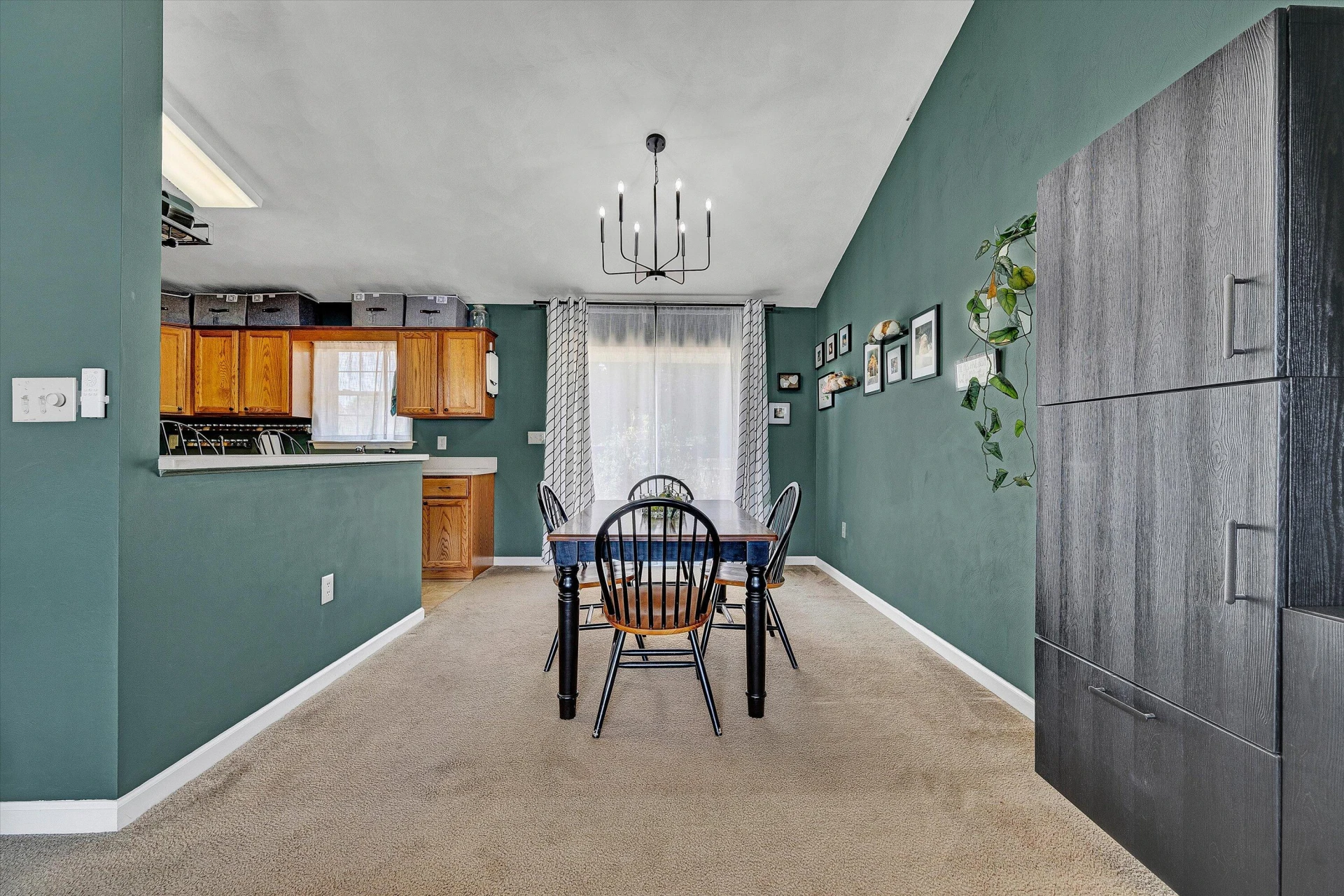 916 Slusser LN - Photo 8