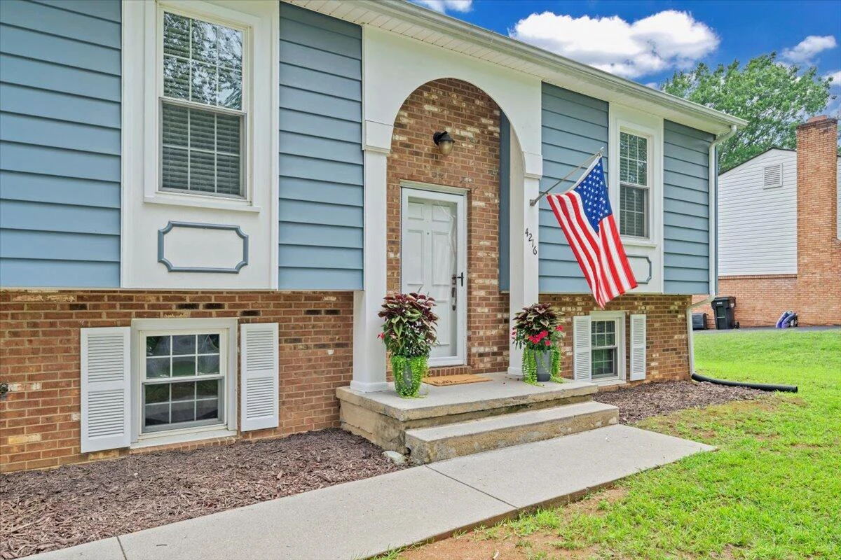 4216 Whitehall CIR - Photo 3