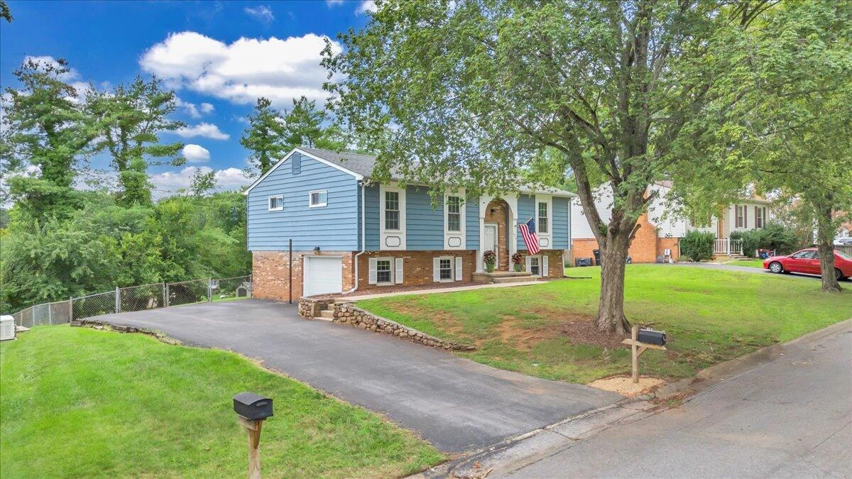 4216 Whitehall CIR - Photo 52