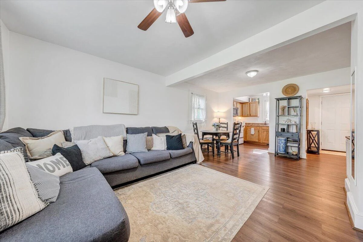 3148 Garden City BLVD SE - Photo 2