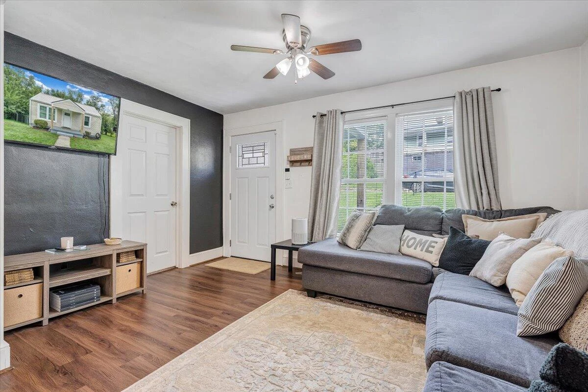 3148 Garden City BLVD SE - Photo 4