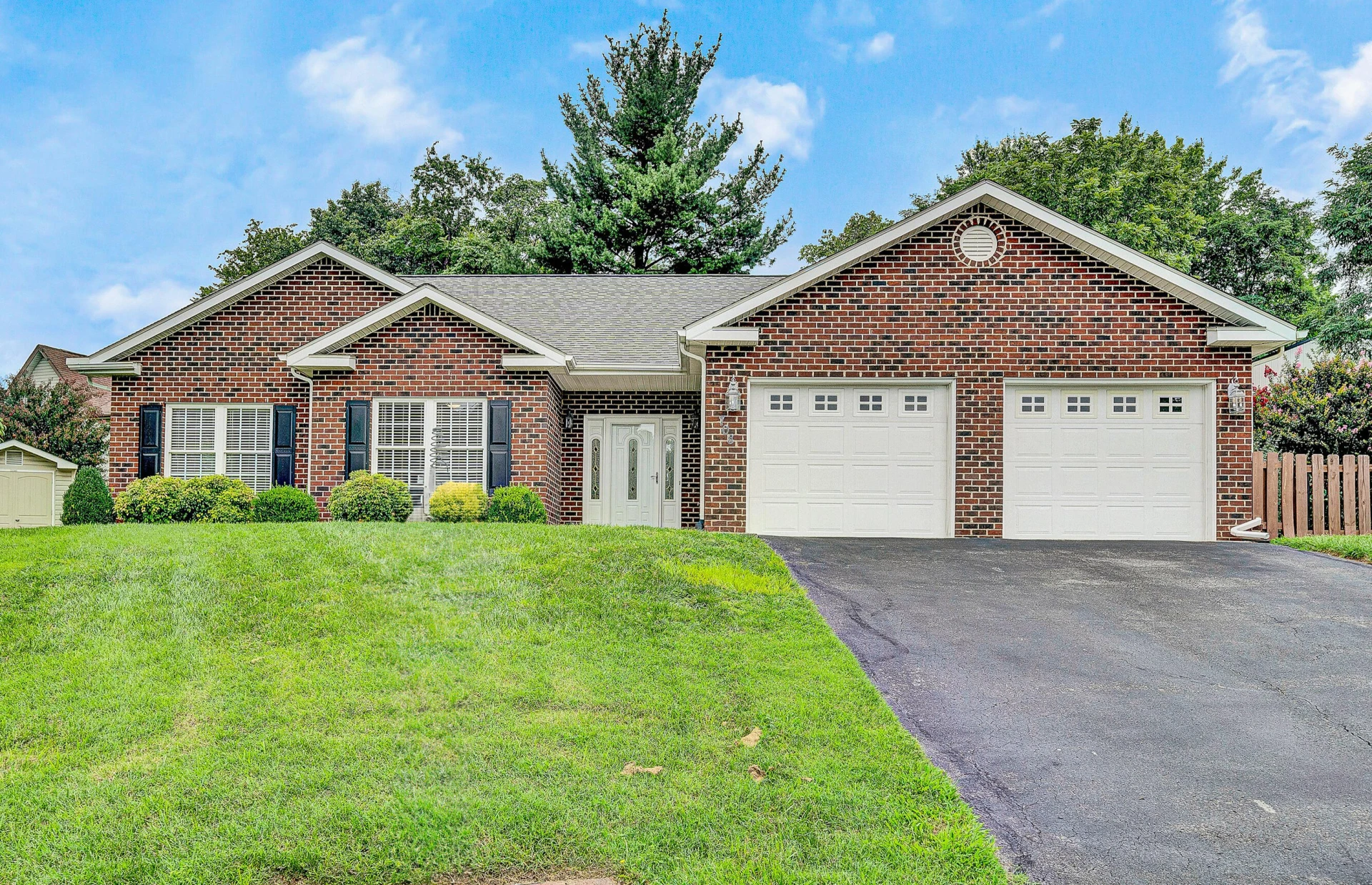 708 Bradford CIR