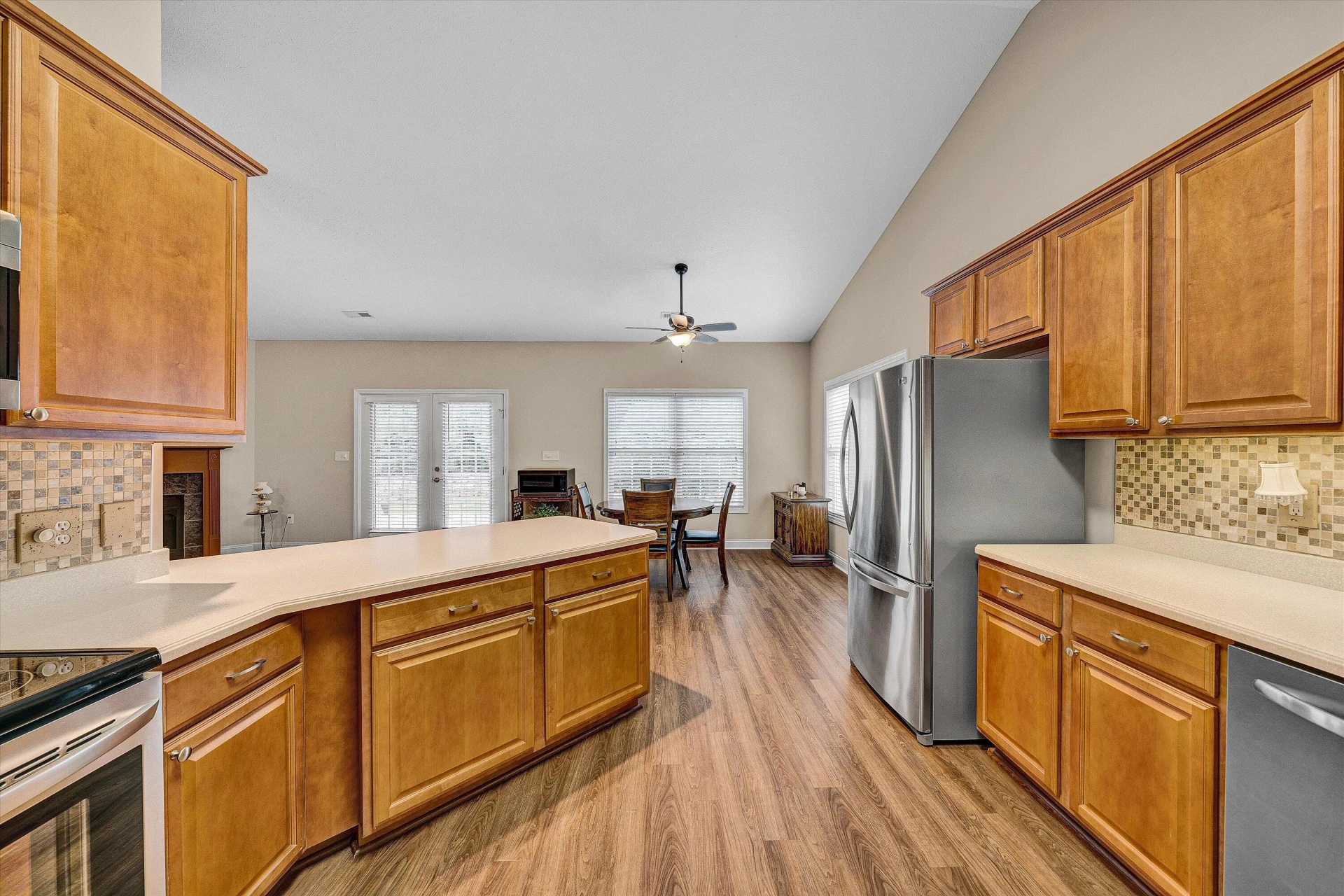 708 Bradford CIR - Photo 11