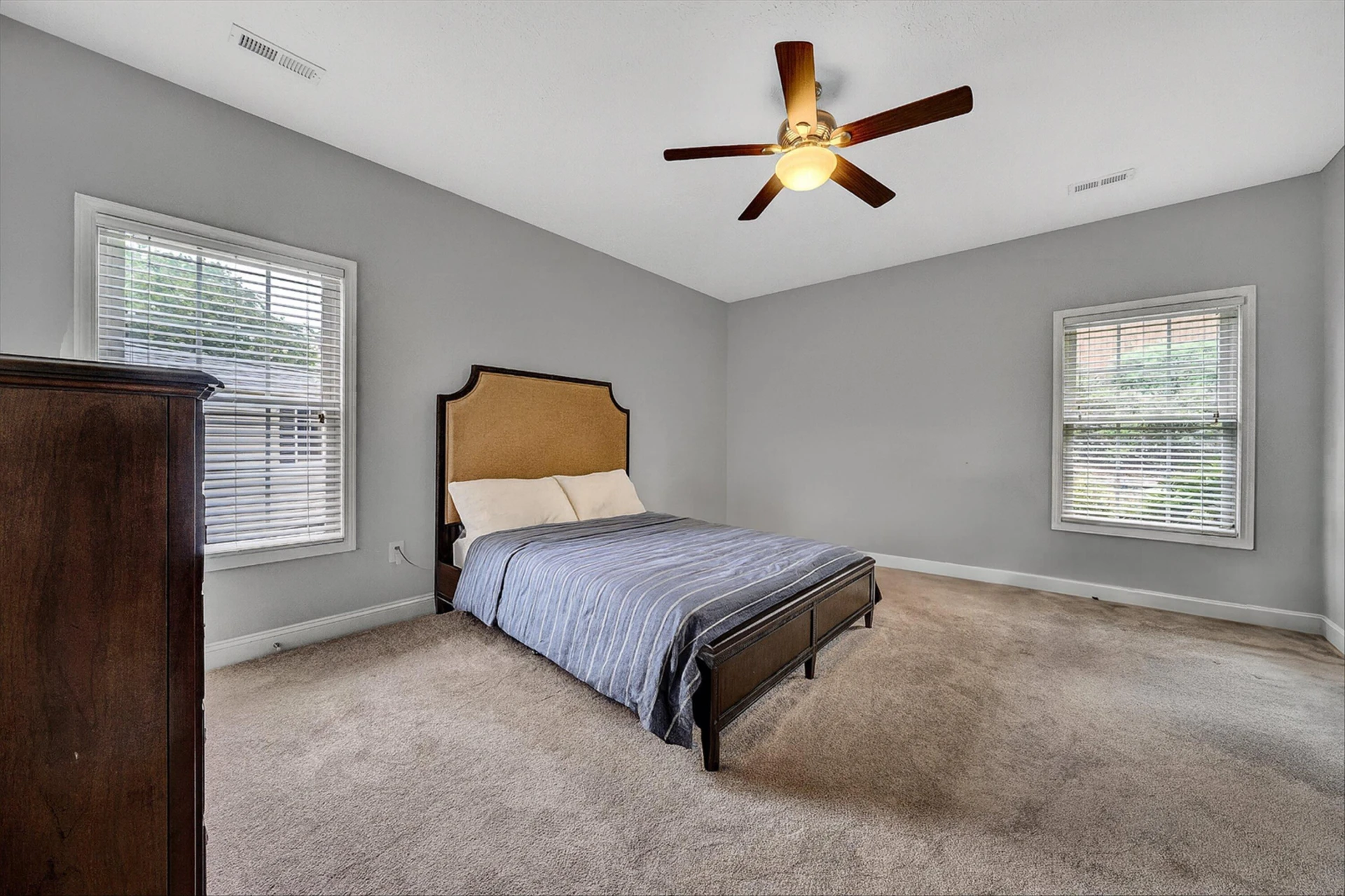 708 Bradford CIR - Photo 15