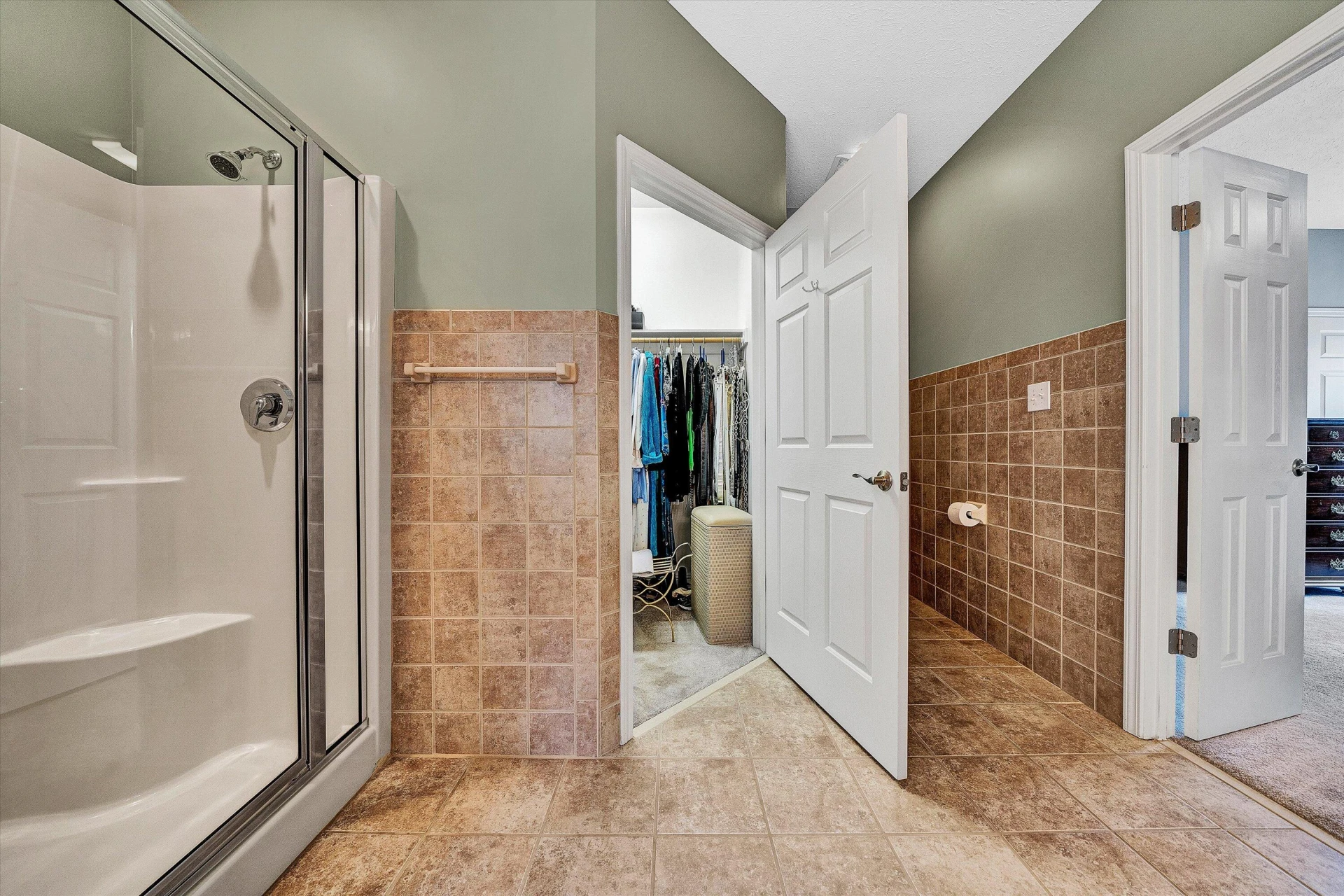 708 Bradford CIR - Photo 17