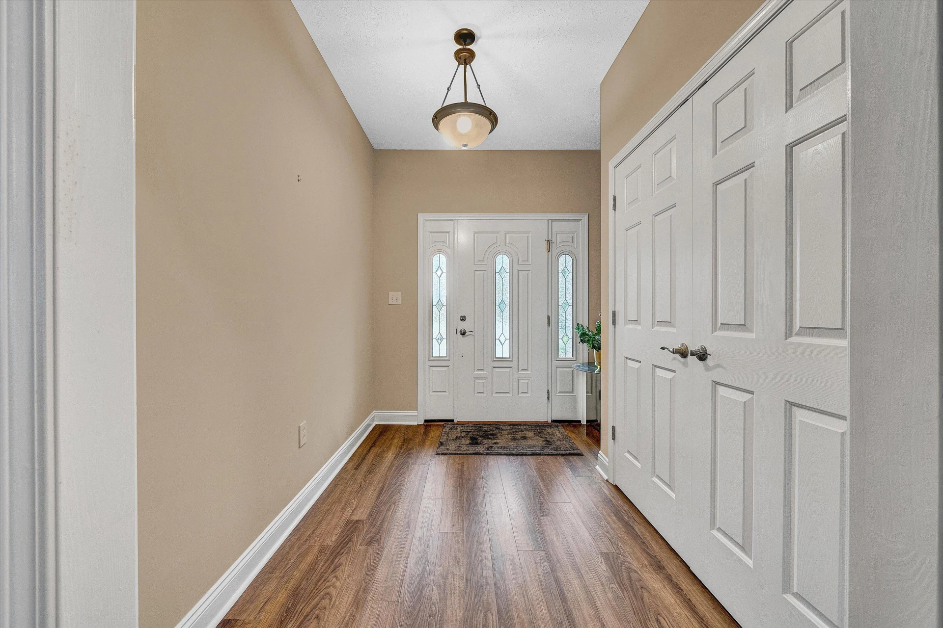 708 Bradford CIR - Photo 4