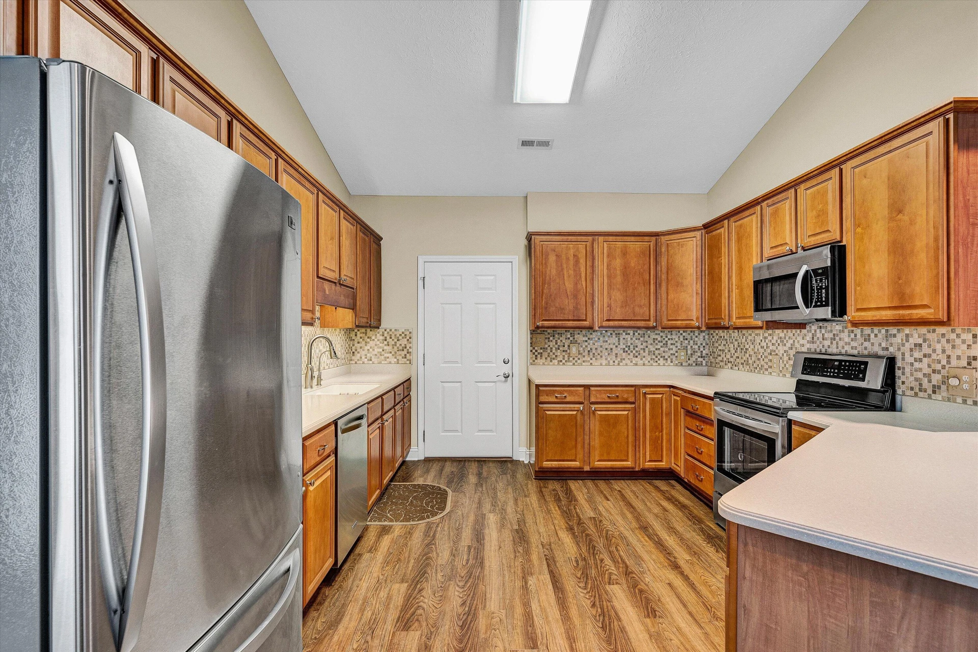 708 Bradford CIR - Photo 9