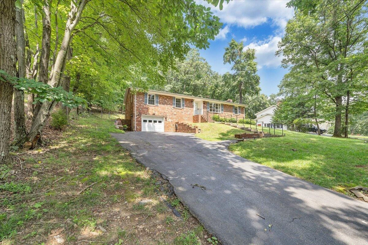 2826 Greggin DR - Photo 18