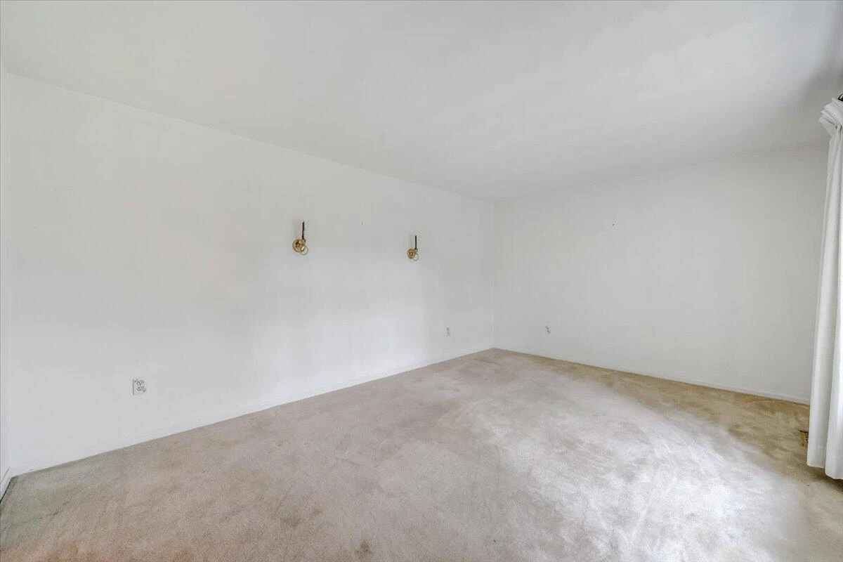 2826 Greggin DR - Photo 26