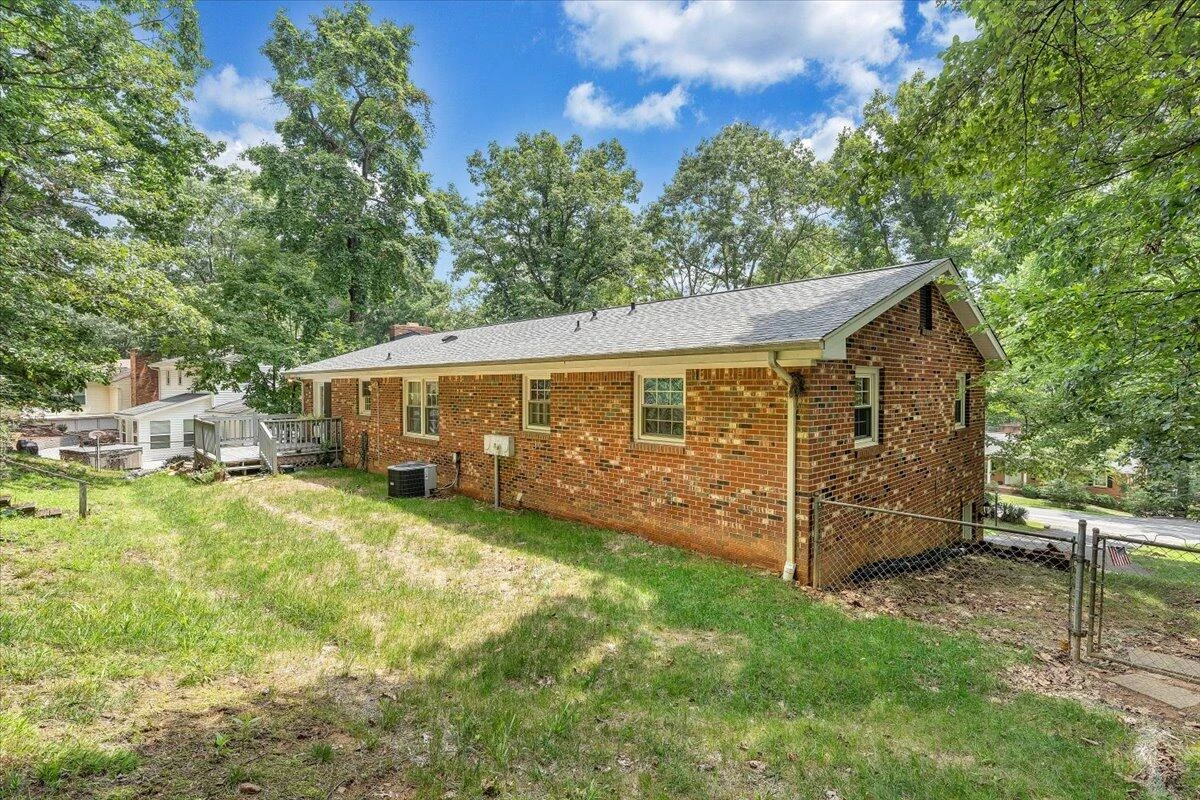 2826 Greggin DR - Photo 3