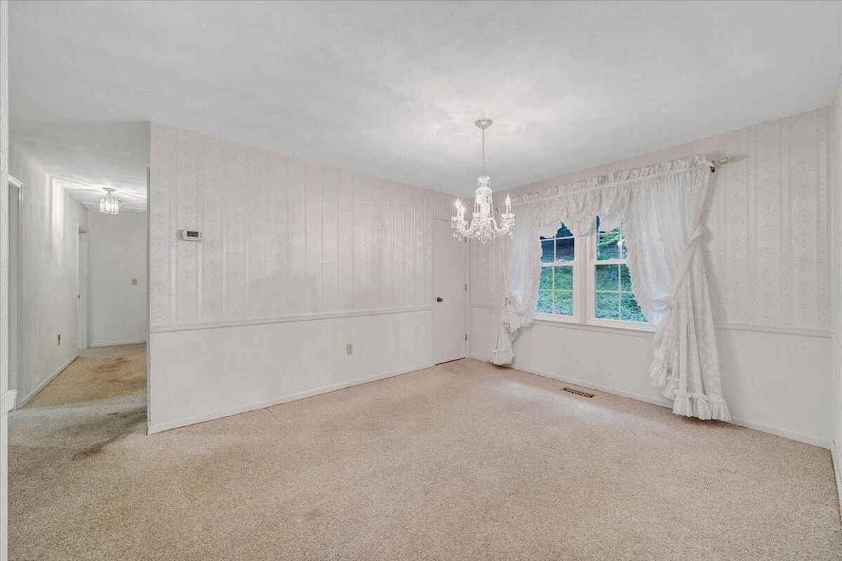 2826 Greggin DR - Photo 31