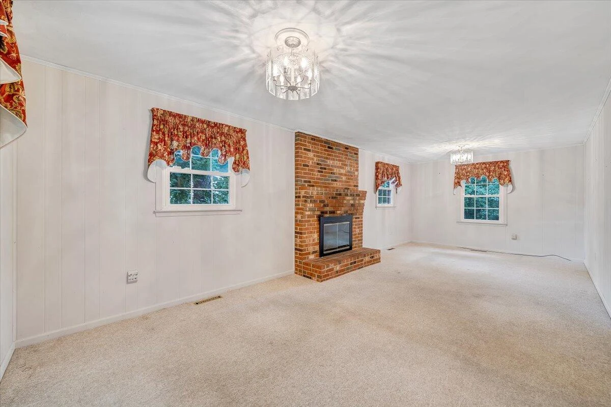 2826 Greggin DR - Photo 37