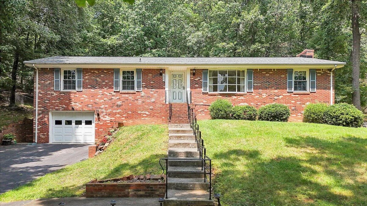 2826 Greggin DR - Photo 6